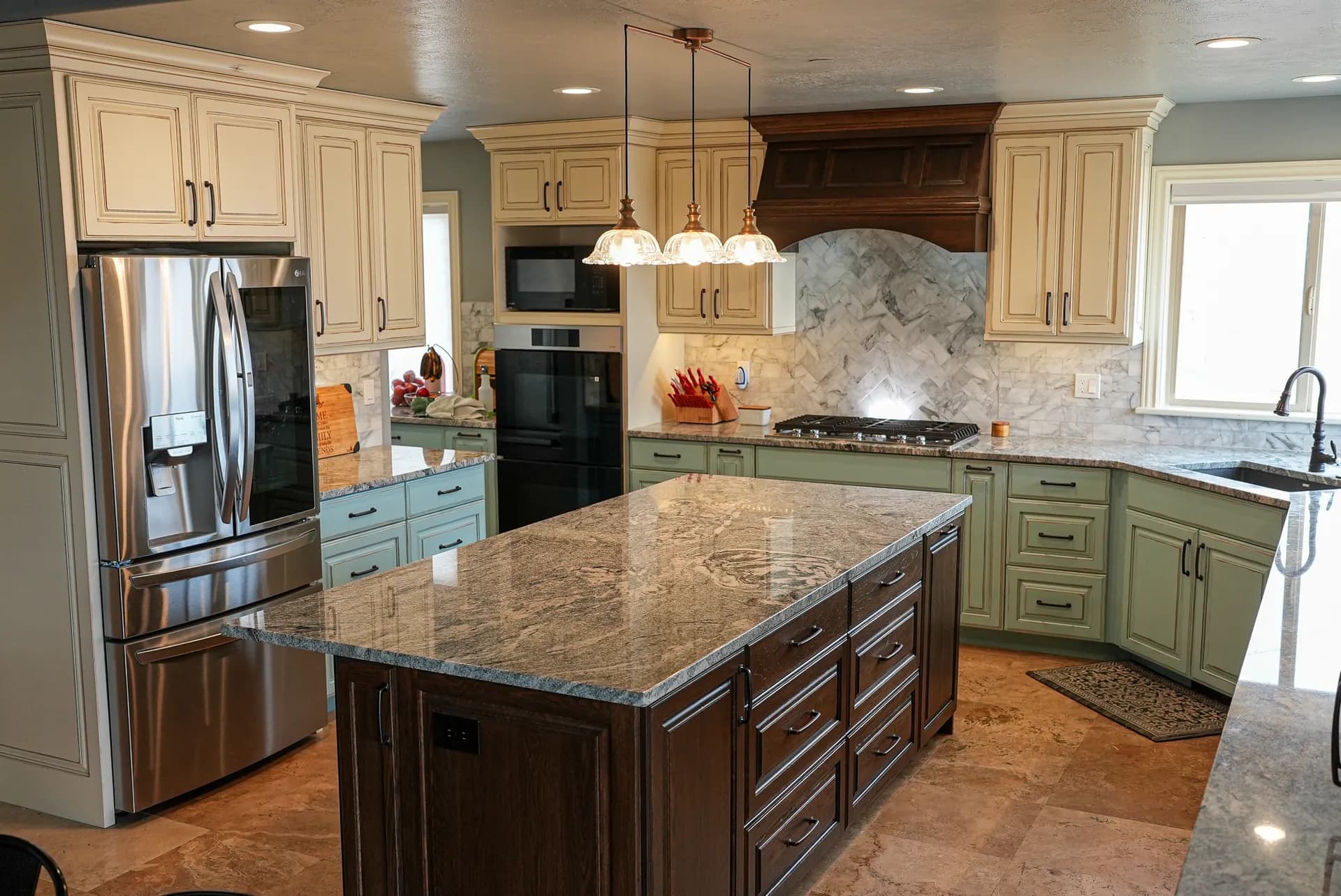 KITCHEN & BATHROOM REMODELING